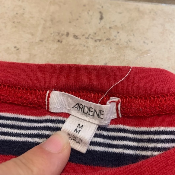 💛 Ardene Red & Navy Stripe Cropped T-Shirt - Size Medium - Picture 5 of 7
